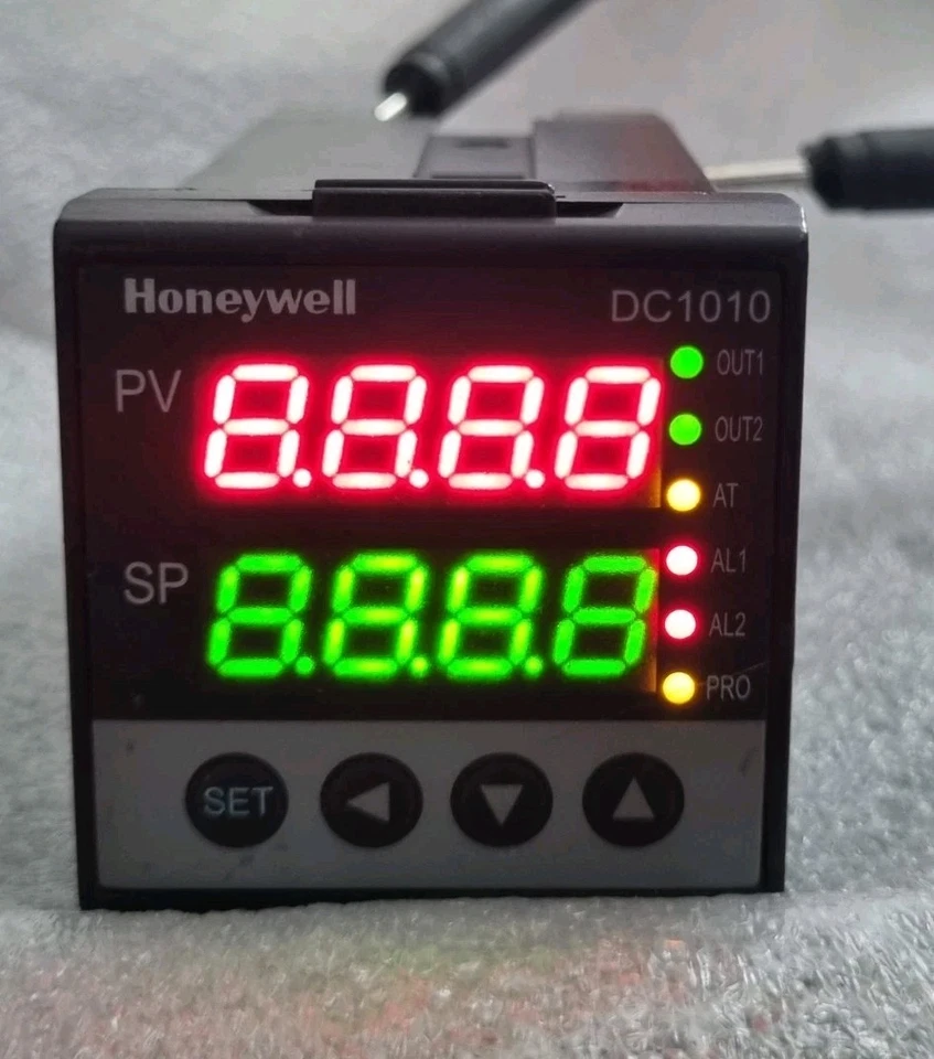 Honeywell DC1010CL-30200B-E PID Temperature Controller (Used Working) DC1010